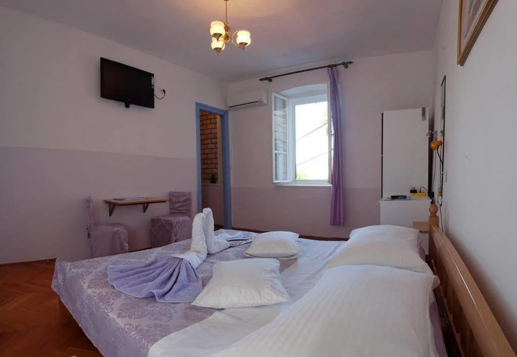 Dalmatian House Hotel Split Exterior photo